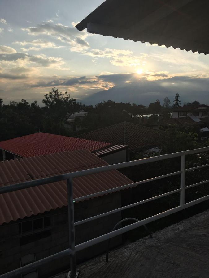 Tababela Airport B&B Esterno foto