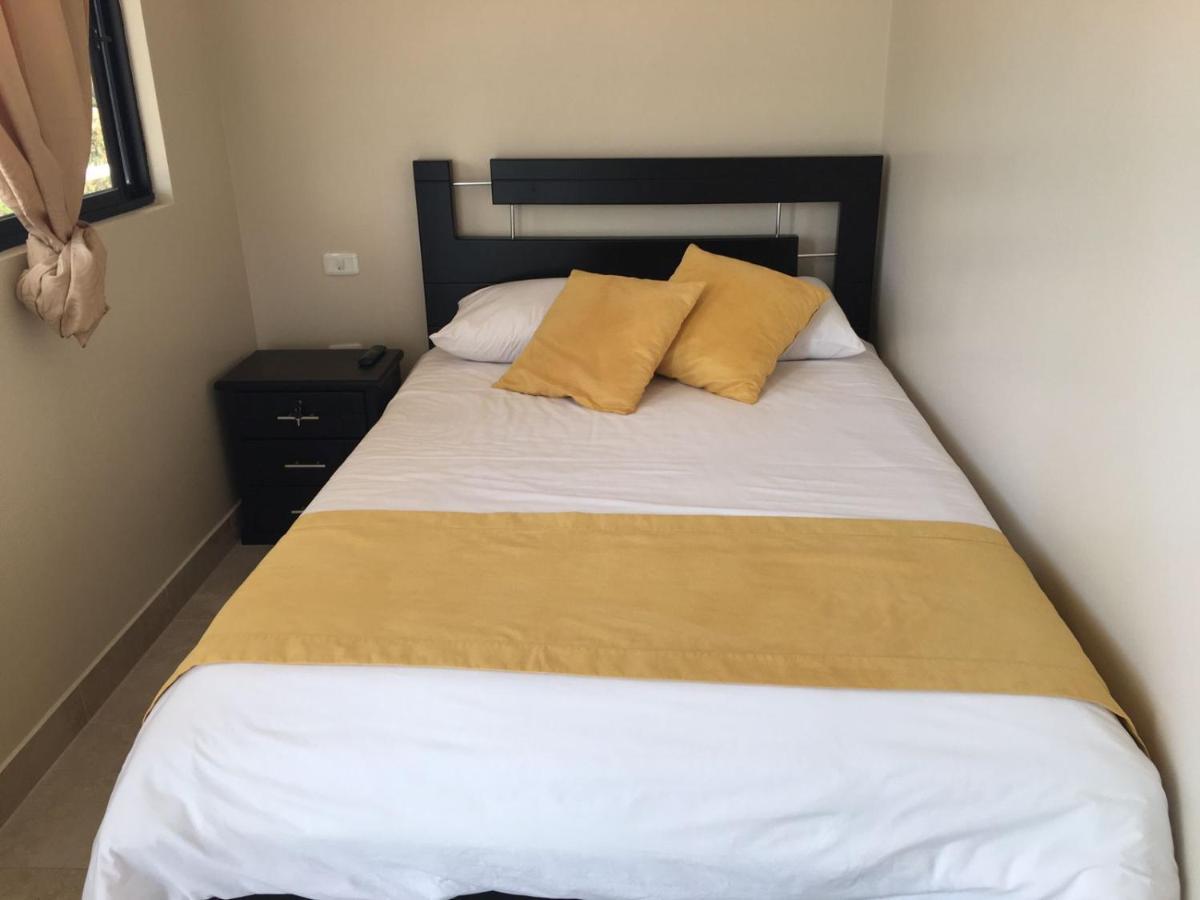 Tababela Airport B&B Esterno foto